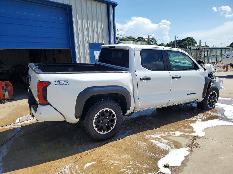 2025 Toyota Tacoma VIN 3TMLB5JN0SM134473 COPART salvage auction — FRONT END, FL - CERT OF TITLE SLVG REBUILDABLE, sold $15,000 on 2026-07-27 (photo 3)