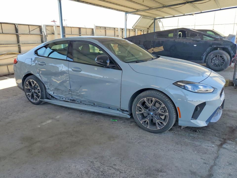 2026 BMW 2er VIN WBA83GG09T7V04371 COPART salvage auction — SIDE, TX - CERTIFICATE OF TITLE, sold $15,900 on 2026-08-21 (photo 4)
