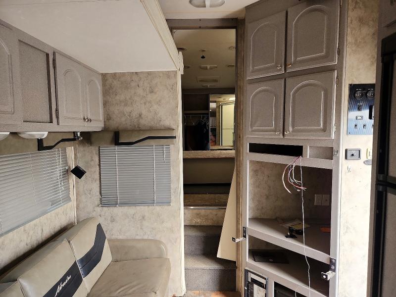 2007 Coachman Trailers VIN 1TC3F188873100307 COPART salvage auction — HAIL, MN - CERT OF TITLE-SALVAGE, sold $1,499 on 2026-08-27 (photo 5)