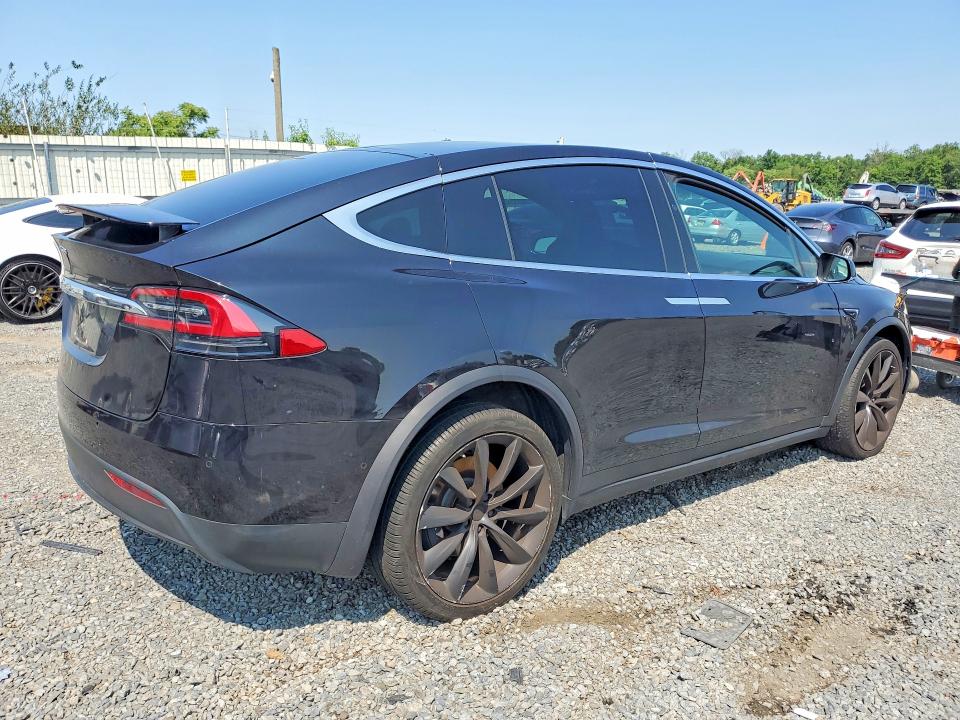 2018 Tesla Model x VIN 5YJXCDE28JF099953 COPART salvage auction — WATER/FLOOD, Nj - Cert Of Title-Salvage Flood, sold $5,800 on 2026-07-31 (photo 3)