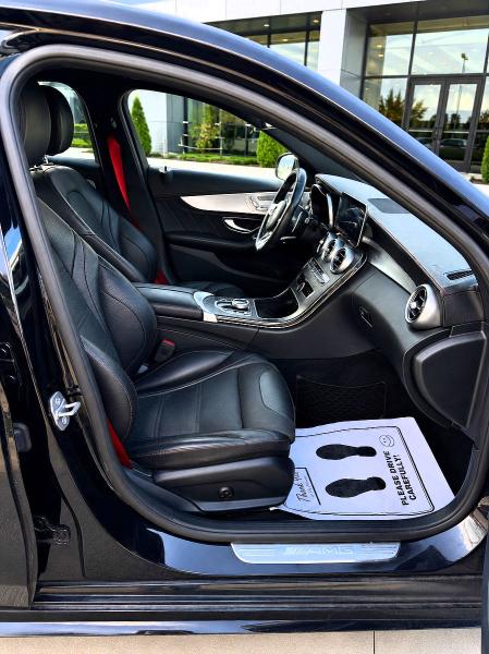 2019 Mercedes-benz C-klasse amg VIN 55SWF6EB5KU309083 COPART salvage auction — MINOR DENT/SCRATCHES, Ok - Certificate Of Title (P), sold $7,700 on 2026-07-28 (photo 5)