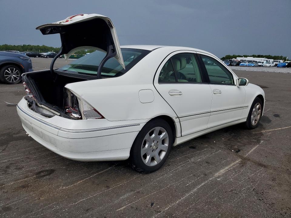 2006 Mercedes-benz C-klasse VIN WDBRF56HX6F740479 COPART salvage auction — REAR END, Fl - Cert Of Title Slvg Rebuildable, sold $275 on 2026-08-05 (photo 3)