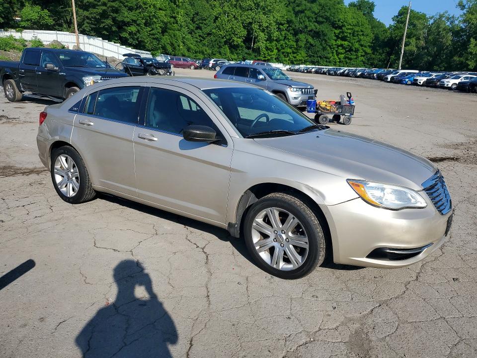2013 Chrysler 200 VIN 1C3CCBAB8DN762084 COPART salvage auction — REAR END, Ny - Mv-907A Salvage Certificate, sold $450 on 2026-07-16 (photo 4)
