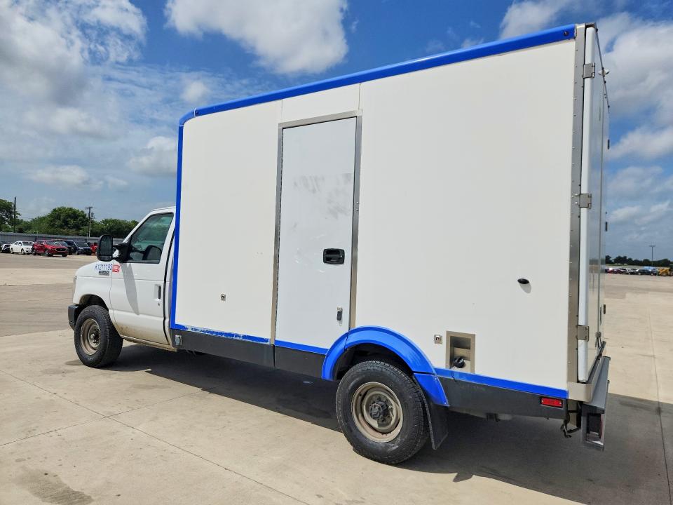 2023 Ford Econoline VIN 1FDWE3FK2PDD14821 COPART salvage auction — SIDE, TX - CERTIFICATE OF TITLE, sold $10,000 on 2026-07-29 (photo 2)
