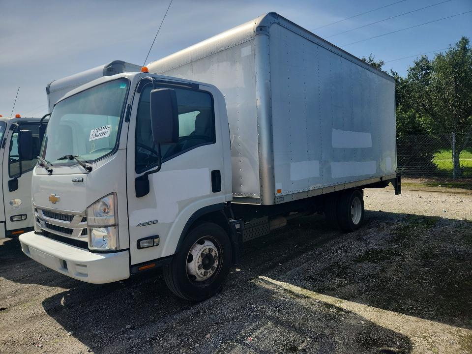 2022 Chevrolet 4500 VIN 54DCDW1D4NS200117 — COPART salvage auction photo