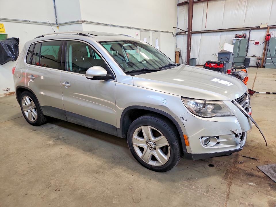 2011 Volkswagen Tiguan VIN WVGBV7AX4BW538730 COPART salvage auction — FRONT END, AB - OOP - ACTIVE, sold $400 on 2026-08-13 (photo 4)