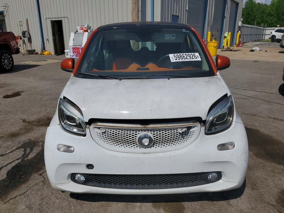 2016 Smart Fortwo VIN WMEFJ5DA3GK068848 COPART salvage auction — FRONT END, Tn - Certificate Of Title, sold $1,750 on 2026-08-06 (photo 5)