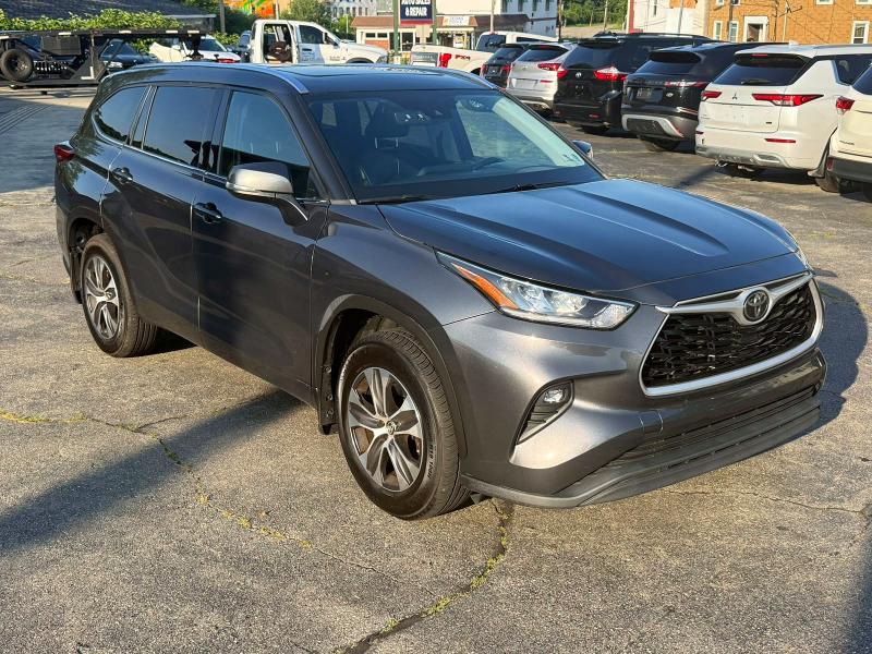 2020 Toyota Highlander VIN 5TDHZRBH6LS010646 COPART salvage auction — MINOR DENT/SCRATCHES, Nj - Certificate Of Title (P), sold $17,500 on 2026-07-18 (photo 4)