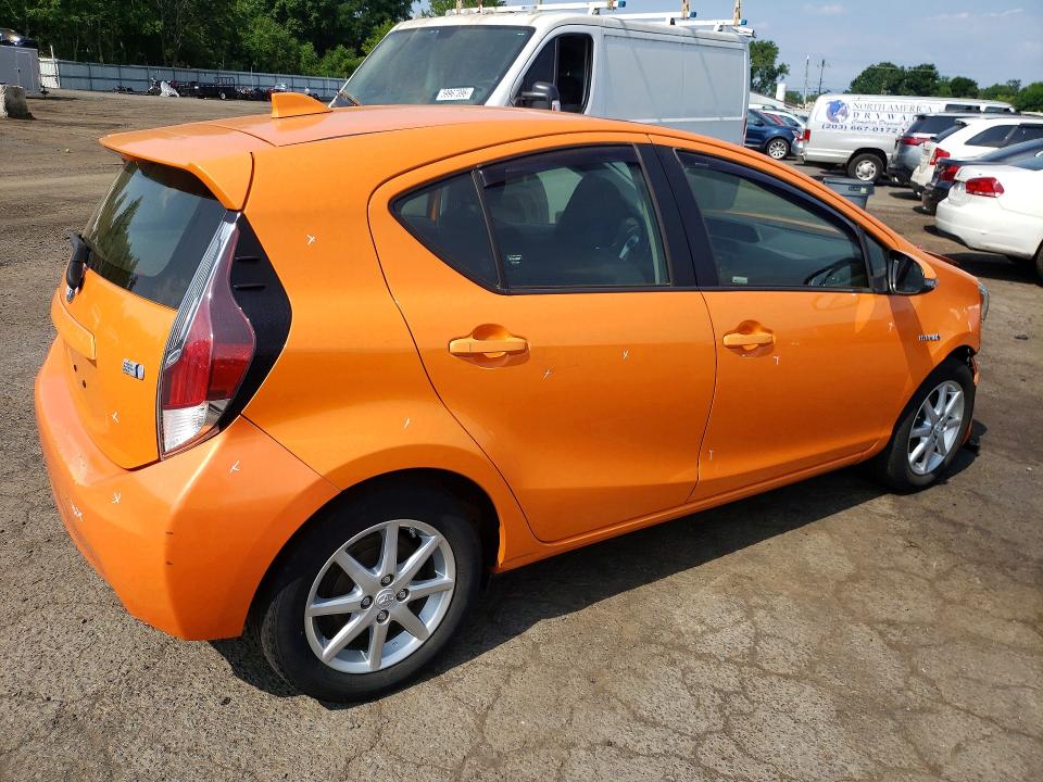 2015 Toyota Prius c VIN JTDKDTB35F1114049 COPART salvage auction — FRONT END, CT - CERT OF TITLE-SALVAGE, sold $2,000 on 2026-07-17 (photo 3)