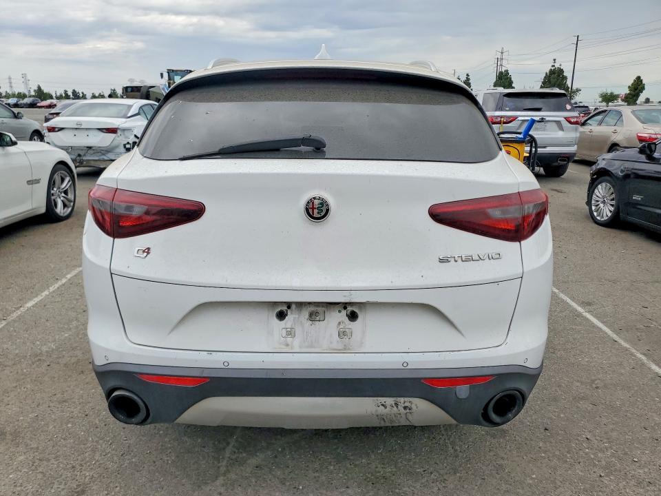 2018 Alfa romeo Stelvio VIN ZASFAKAN8J7B76761 COPART salvage auction — FRONT END, Ca - Dis/Dlr/Exp Only Clean Title, sold $1,050 on 2026-08-06 (photo 6)