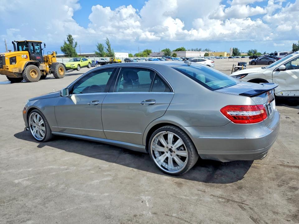 2010 Mercedes-benz E-class VIN WDDHF8HBXAA233004 COPART salvage auction — NORMAL WEAR, Fl - Cert Of Title-Rebuilt, sold $2,200 on 2026-08-03 (photo 2)