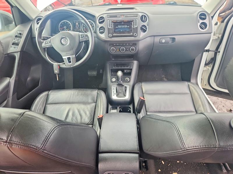 2017 Volkswagen Tiguan VIN WVGUV7AX4HW506569 COPART salvage auction — MINOR DENT/SCRATCHES, CT - CERTIFICATE OF TITLE, sold $2,250 on 2026-07-28 (photo 8)