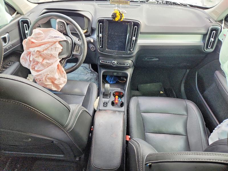 2019 Volvo Xc40 VIN YV4AC2HK7K2061184 COPART salvage auction — FRONT END, IN - CERT OF TITLE-SALVAGE TITLE, sold $625 on 2026-08-21 (photo 8)