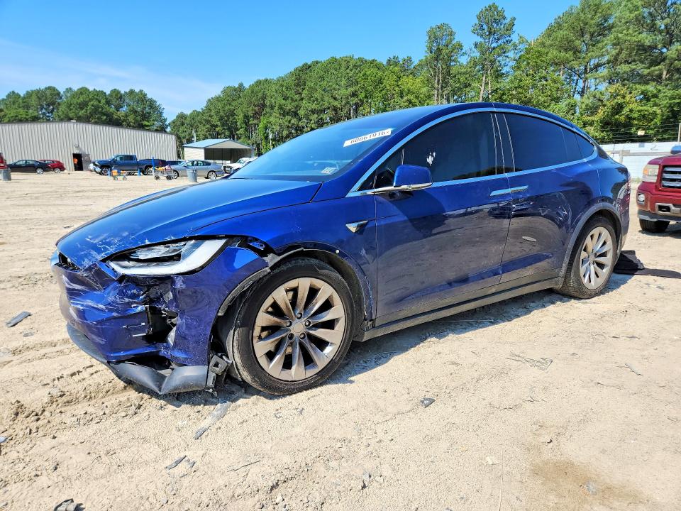 2019 Tesla Model x VIN 5YJXCDE28KF151762 — COPART salvage auction photo