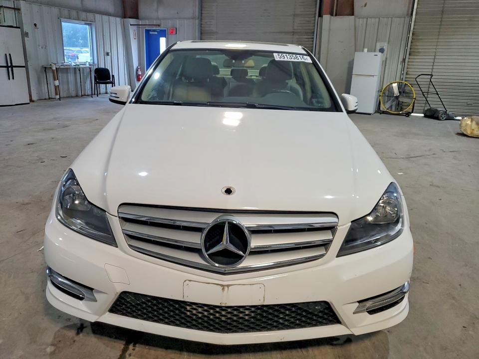 2013 Mercedes-benz C-klasse VIN WDDGF8AB5DR281635 COPART salvage auction — WATER/FLOOD, Nh - Cert Of Ttl-Flood Salvage, sold $900 on 2026-08-19 (photo 5)