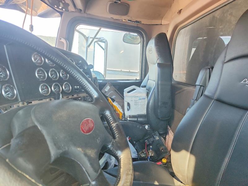 2019 Peterbilt 389 VIN 1NPXL40X2KD616278 COPART salvage auction — ROLLOVER, PA - CERTIFICATE OF SALVAGE, sold $9,500 on 2026-08-13 (photo 7)