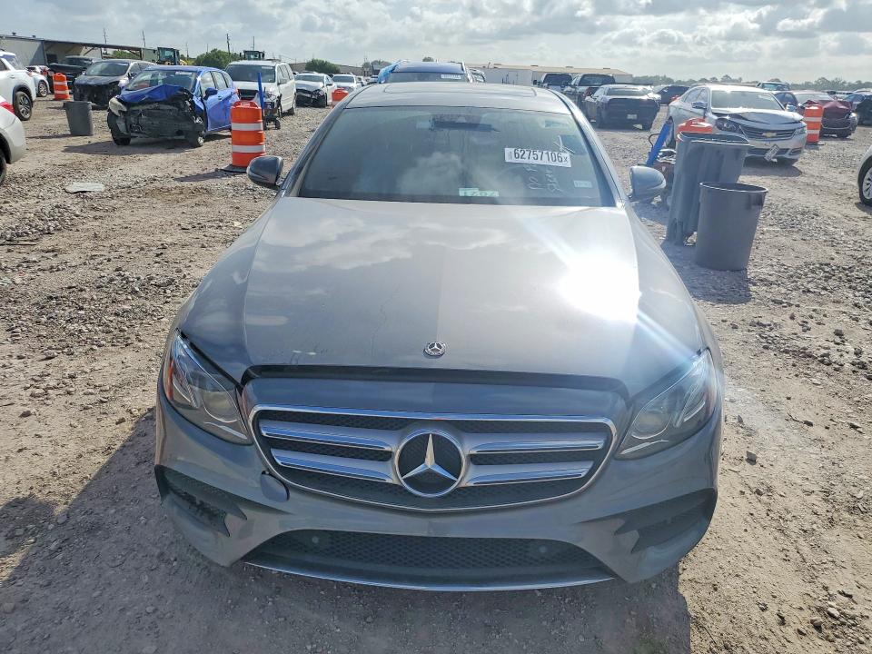 2018 Mercedes-benz E-klasse VIN WDDZF6GB6JA434831 COPART salvage auction — MINOR DENT/SCRATCHES, Tx - Certificate Of Title, sold $8,900 on 2026-08-12 (photo 5)