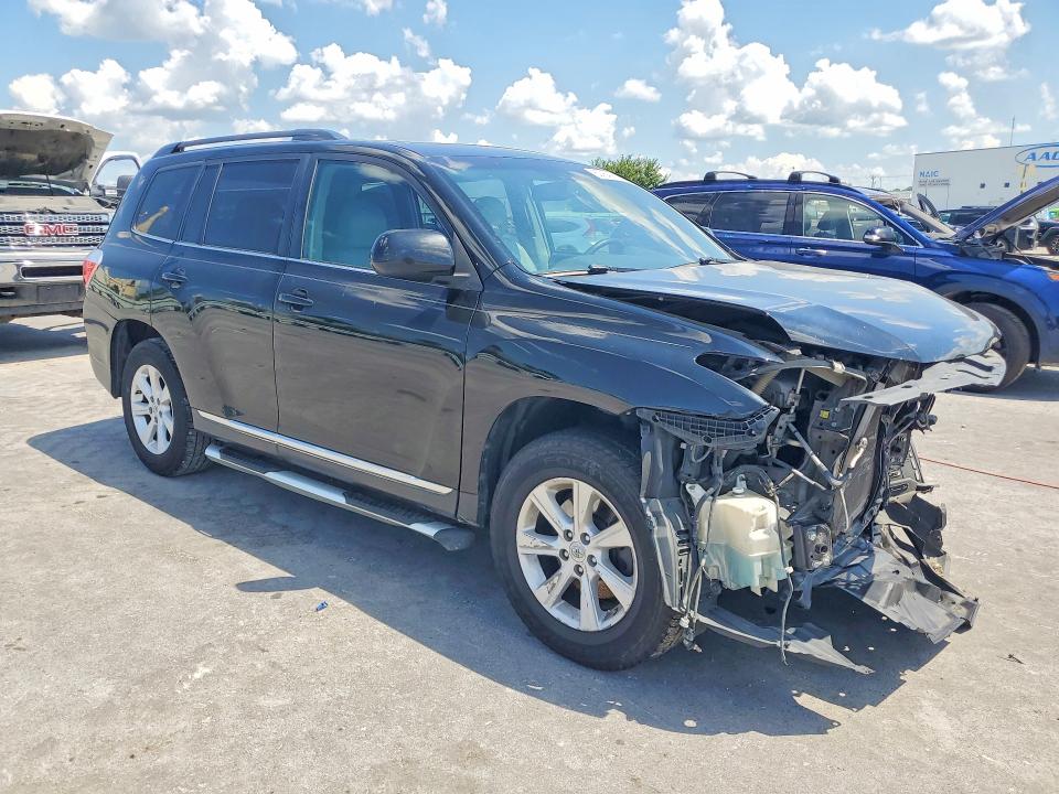 2011 Toyota Highlander VIN 5TDZK3EH1BS024728 COPART salvage auction — FRONT END, OK - CERTIFICATE OF TITLE, sold $1,250 on 2026-07-17 (photo 4)
