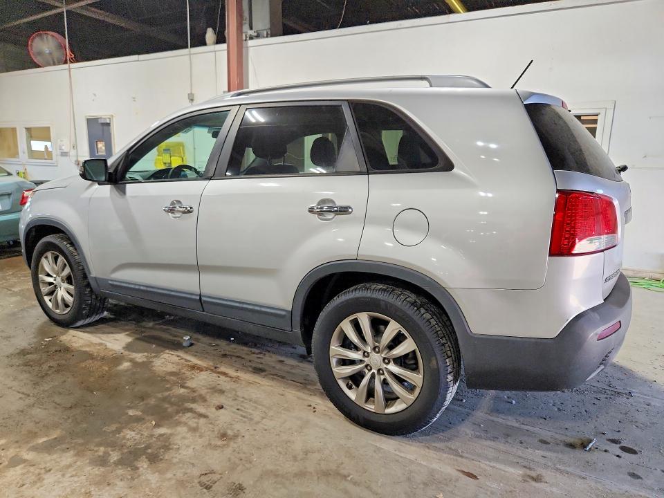 2011 Kia Sorento VIN 5XYKT4A25BG054088 COPART salvage auction — MINOR DENT/SCRATCHES, CA - NON PUBLIC CLEAN TITLE, sold $250 on 2026-07-21 (photo 2)