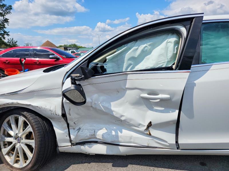 2016 Volvo S60 VIN LYV402FK9GB108166 COPART salvage auction — SIDE, Nj - Cert Of Title-Salvage, sold $725 on 2026-08-25 (photo 7)