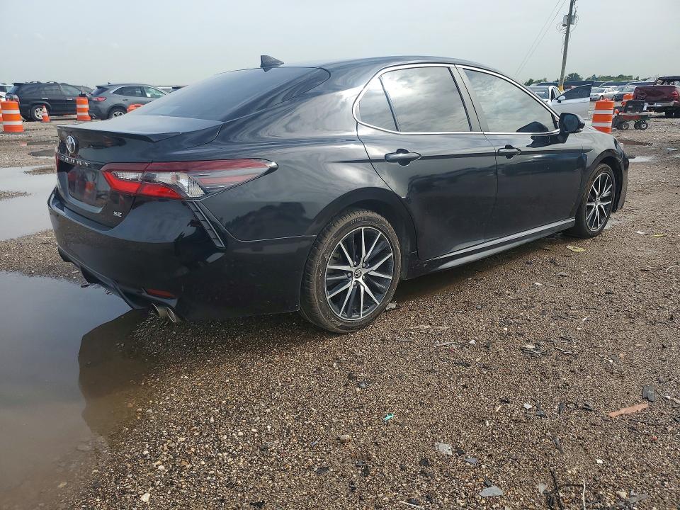2022 Toyota Camry VIN 4T1G11AKXNU618651 COPART salvage auction — MINOR DENT/SCRATCHES, TX - CERTIFICATE OF TITLE (P), sold $7,100 on 2026-07-30 (photo 3)