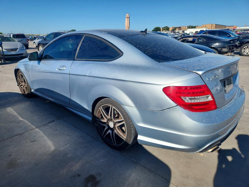 2013 Mercedes-benz C-klasse VIN WDDGJ4HB9DG030562 COPART salvage auction — NORMAL WEAR, Tx - Cert Of Title-Rebuilt Salvage, sold $200 on 2026-07-30 (photo 2)
