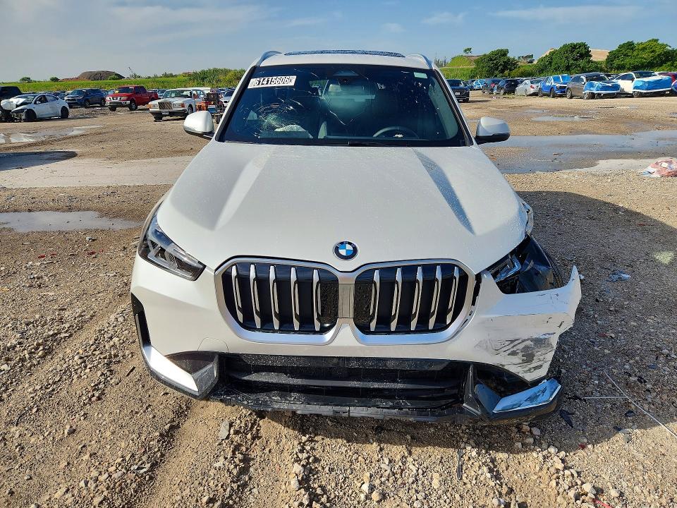 2026 BMW X1 VIN WBX73EF06T5710363 COPART salvage auction — FRONT END, FL - CERT OF TITLE SLVG REBUILDABLE, sold $11,800 on 2026-08-19 (photo 5)