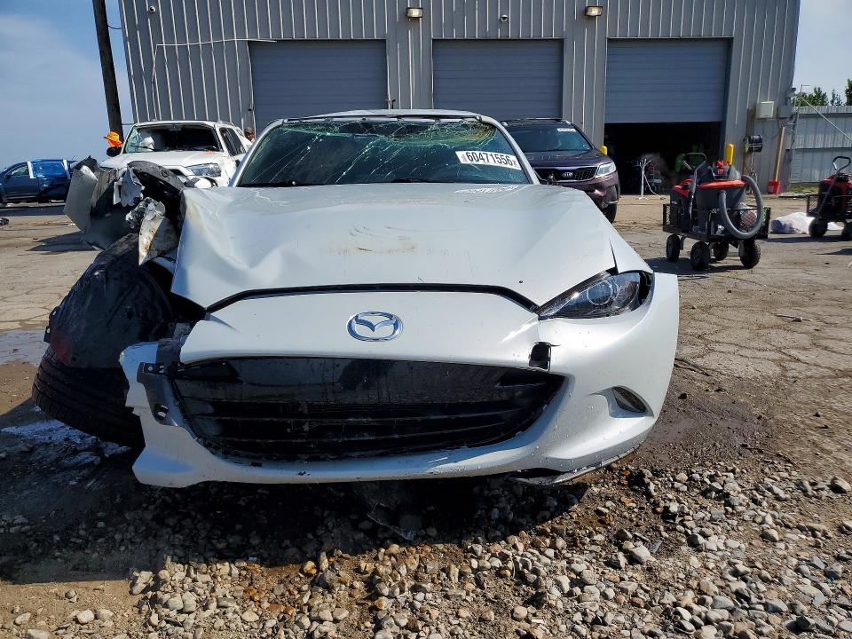 2017 Mazda Mx-5 VIN JM1NDAM74H0107801 COPART salvage auction — ROLLOVER, TN - SALVAGE CERTIFICATE, sold $90 on 2026-07-30 (photo 5)