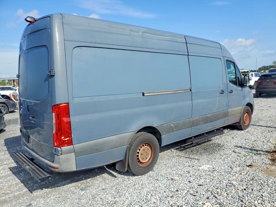 2019 Mercedes-benz Sprinter VIN WD4PF1CD4KP147682 COPART salvage auction — MECHANICAL, FL - CERTIFICATE OF TITLE (P), sold $3,100 on 2026-07-27 (photo 3)