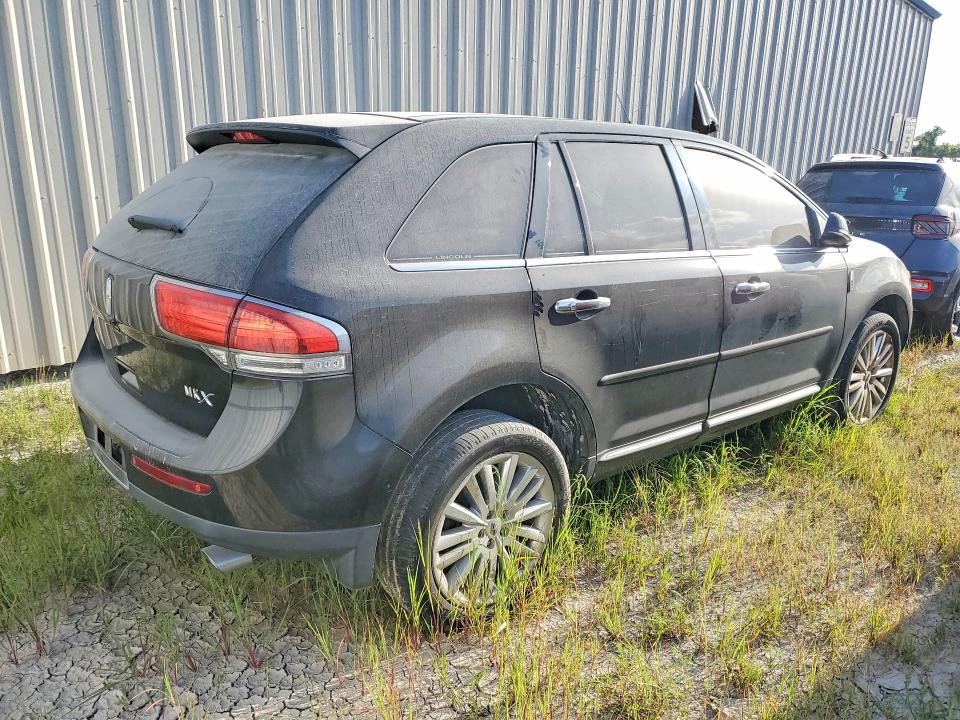 2013 Lincoln Mkx VIN 2LMDJ6JK9DBL30242 COPART salvage auction — VANDALISM, Tx - Salvage Vehicle Title, sold $150 on 2026-07-24 (photo 3)