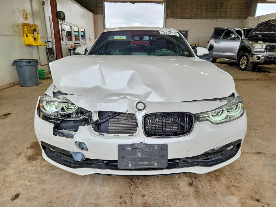 2017 BMW 3er VIN WBA8D9G35HNU62822 COPART salvage auction — FRONT END, Mn - Cert Of Title-Salvage, sold $225 on 2026-08-18 (photo 5)