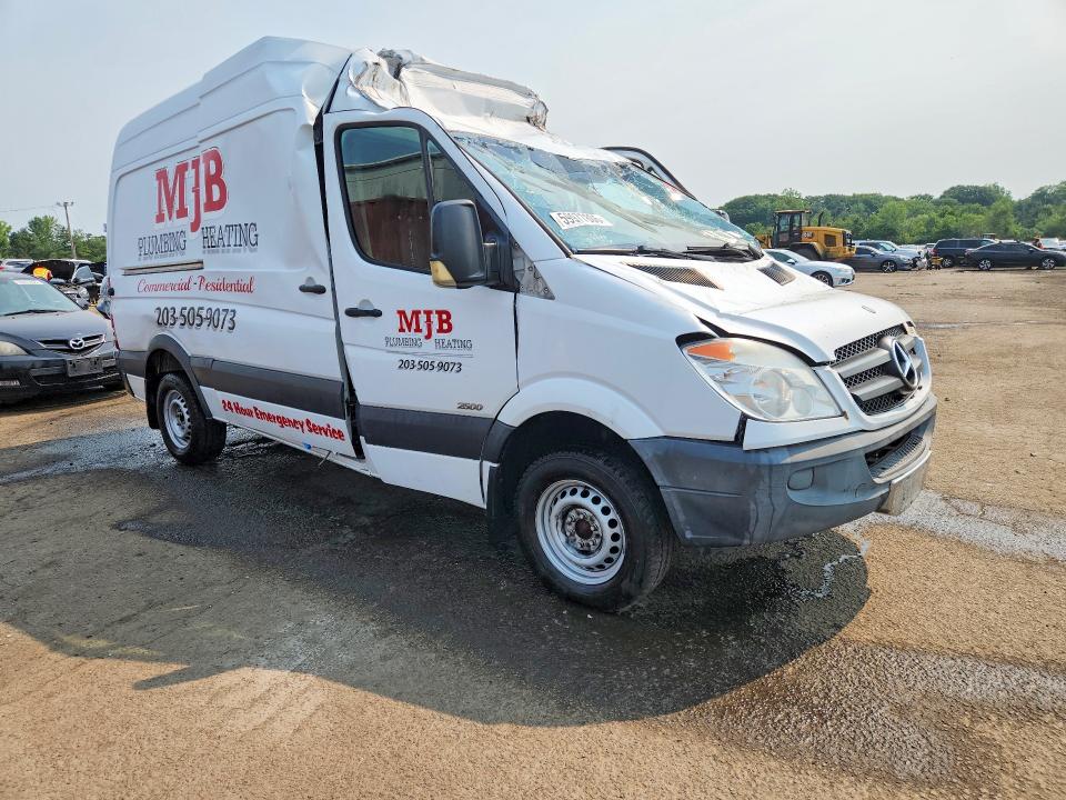 2013 Mercedes-benz Sprinter VIN WD3PE7CC8D5741840 COPART salvage auction — ROOF, CT - CERT OF TITLE-SALVAGE, sold $125 on 2026-07-21 (photo 4)