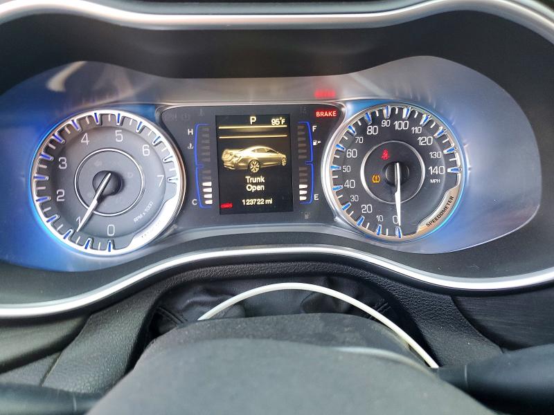 2015 Chrysler 200 VIN 1C3CCCABXFN533575 COPART salvage auction — MINOR DENT/SCRATCHES, Az - Certificate Of Title, sold $1,750 on 2026-07-31 (photo 9)