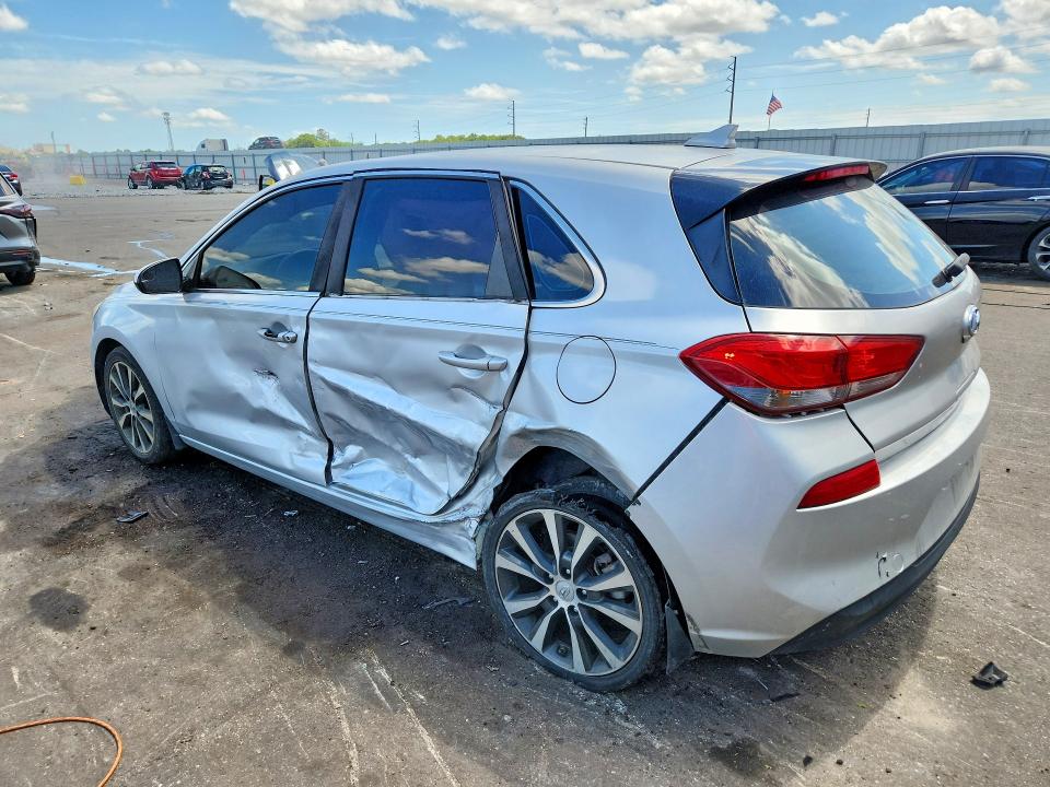 2018 Hyundai VIN KMHH35LE0JU010113 COPART salvage auction — SIDE, Salvage Title, sold $425 on 2026-07-20 (photo 2)