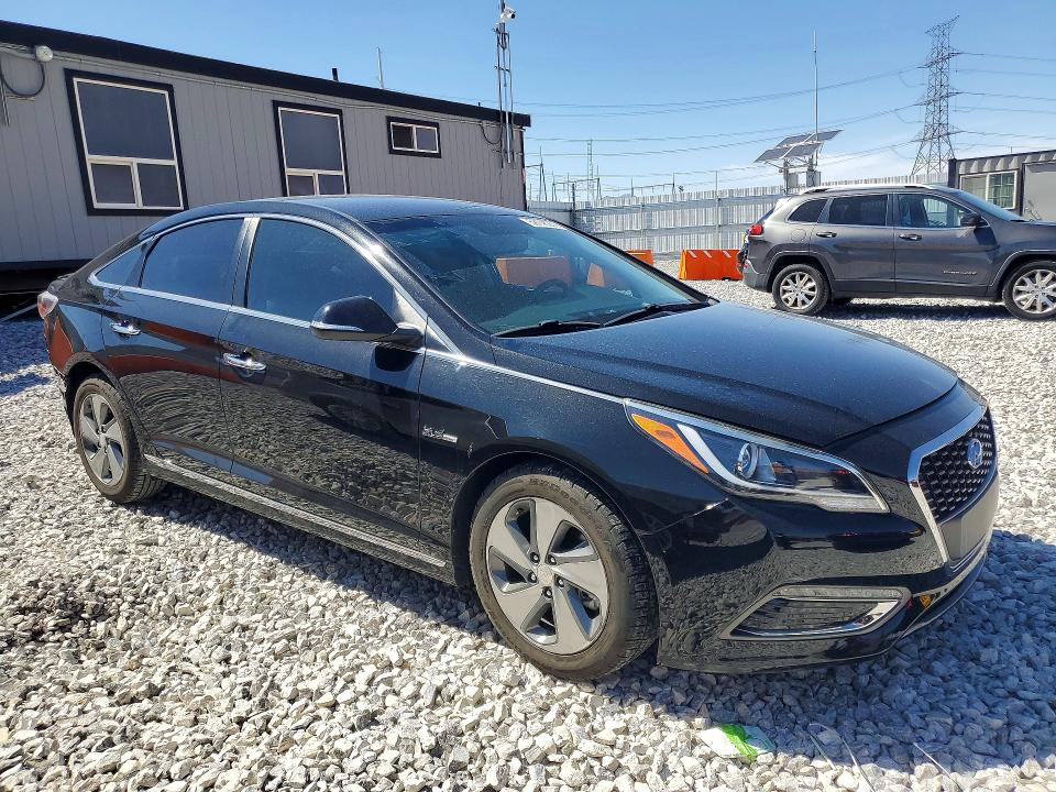 2017 Hyundai Sonata hybrid VIN KMHE34L31HA077214 COPART salvage auction — REAR END, NV - SALVAGE TITLE, sold $3,650 on 2026-07-22 (photo 4)