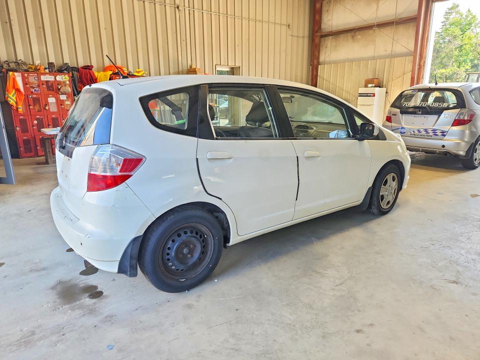 2013 Honda Fit VIN JHMGE8H39DC037029 COPART salvage auction — MINOR DENT/SCRATCHES, VA - CERT OF TITLE - SALVAGE, sold $225 on 2026-07-28 (photo 3)
