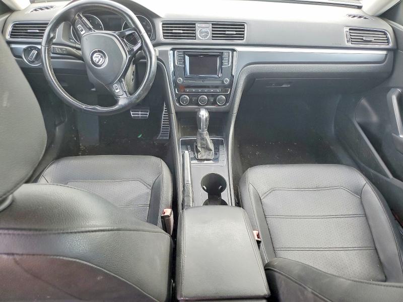 2016 Volkswagen Passat VIN 1VWAT7A3XGC051122 COPART salvage auction — MINOR DENT/SCRATCHES, Salvage Title, sold $450 on 2026-07-21 (photo 8)