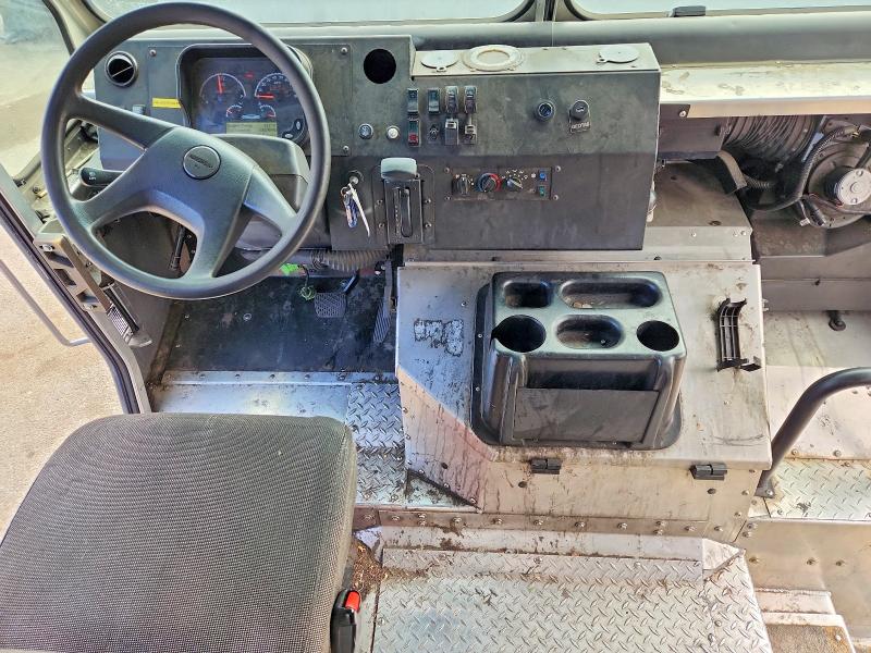 2020 Freightliner Mt45 VIN 4UZAC2EA6LCMK0112 COPART salvage auction — MINOR DENT/SCRATCHES, CA - CERTIFICATE OF TITLE, sold $23,900 on 2026-09-29 (photo 8)