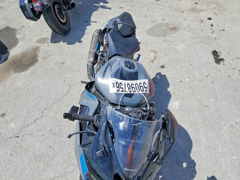 2025 Kawasaki Zx636 VIN JKBZXJJ18SA025862 COPART salvage auction — ALL OVER, Ca - Salvage Certificate, sold $125 on 2026-07-30 (photo 5)