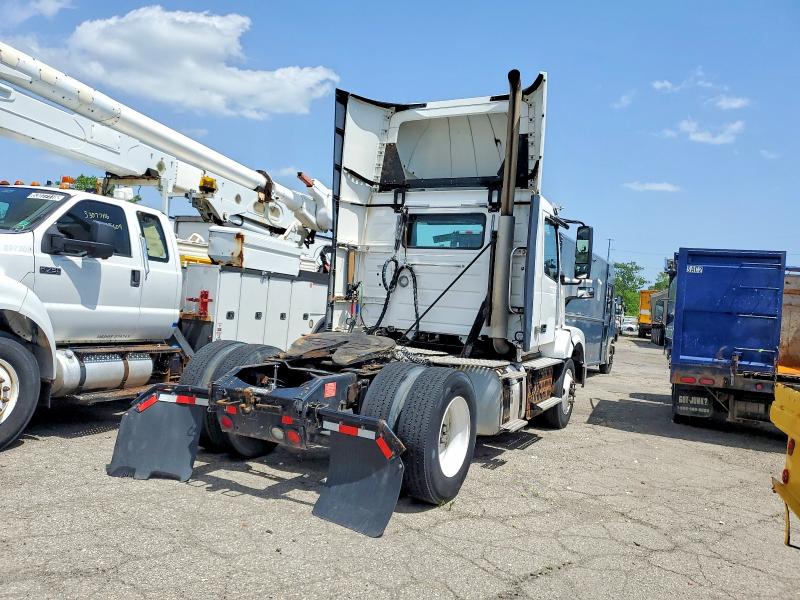 2017 Volvo VIN 4V4N39TG5HN987997 COPART salvage auction — STRIPPED, Me - Certificate Of Title, sold $5,000 on 2026-07-31 (photo 4)