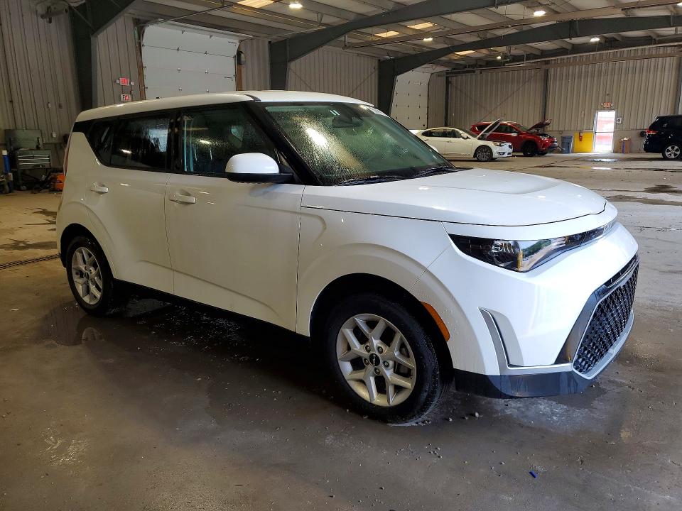 2025 Kia Soul VIN KNDJ23AU5S7931864 COPART salvage auction — MECHANICAL, MT - CERTIFICATE OF TITLE, sold $625 on 2026-07-29 (photo 4)