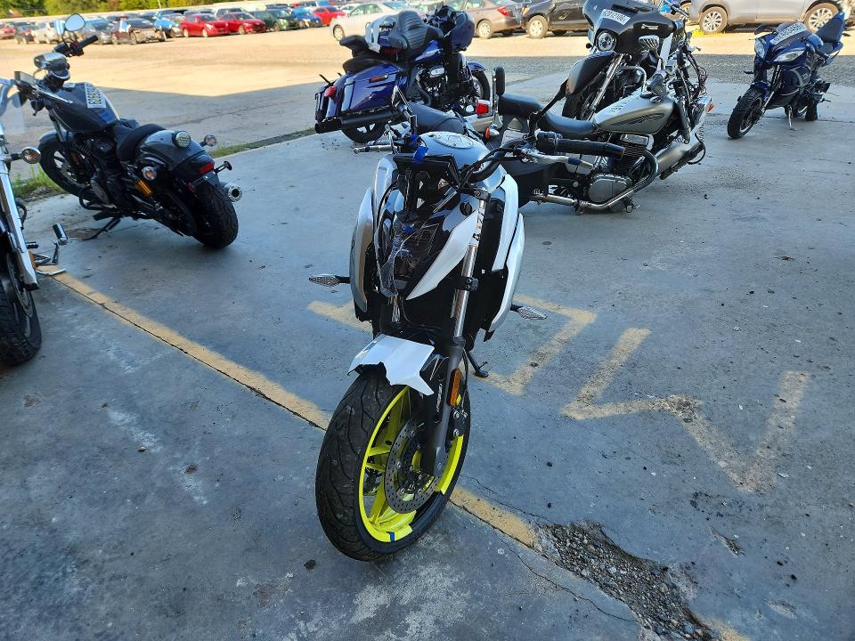 2022 Moto guzzi Cf500 VIN LCEPEVLB4N6000601 COPART salvage auction — FRONT END, VA - CERTIFICATE OF TITLE, sold $1,200 on 2026-08-04 (photo 2)