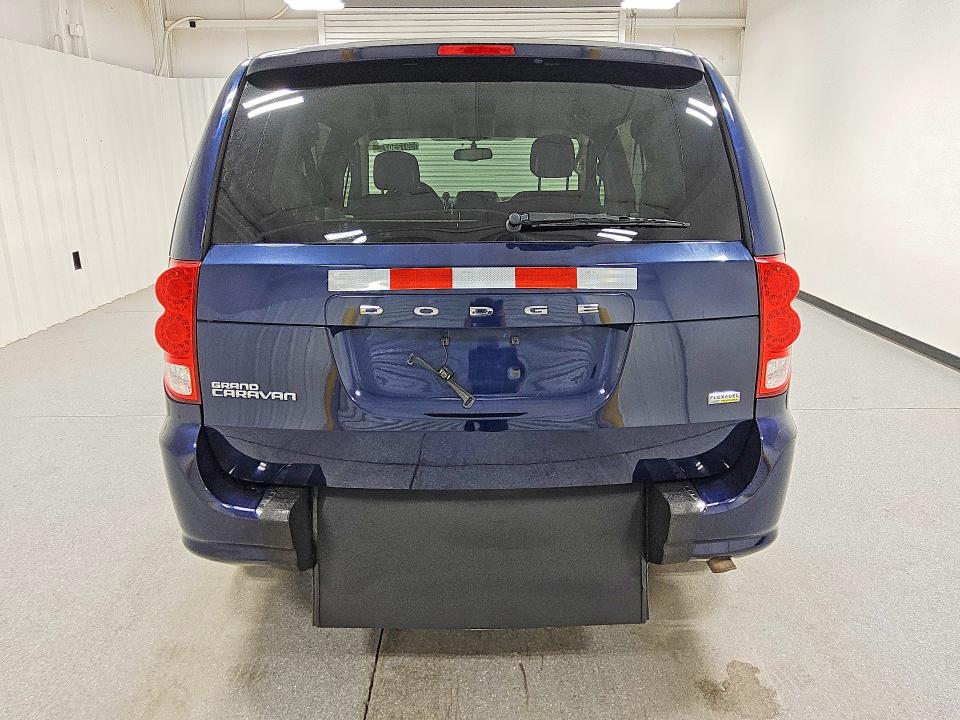 2016 Dodge Grand caravan VIN 2C4RDGBG1GR130402 COPART salvage auction — NORMAL WEAR, AZ - CERTIFICATE OF TITLE, sold $4,200 on 2026-07-28 (photo 6)