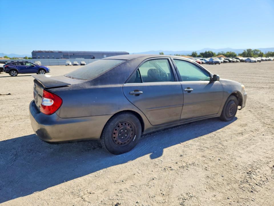 2002 Toyota Camry VIN JTDBF30KX20026098 COPART salvage auction — BIOHAZARD/CHEMICAL, CA - DIS/DLR/EXP ONLY CLEAN TITLE, sold $50 on 2026-07-31 (photo 3)