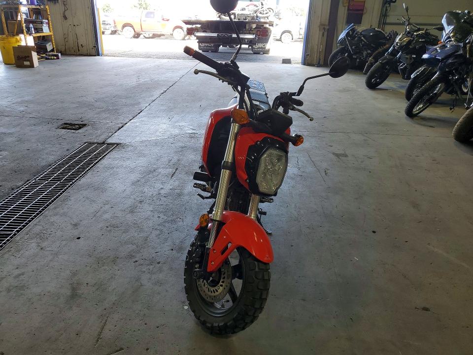 2023 Honda Grom VIN MLHJC9213P5107303 COPART salvage auction — MINOR DENT/SCRATCHES, AZ - CERT OF TITLE - SALVAGE, sold $300 on 2026-07-30 (photo 2)