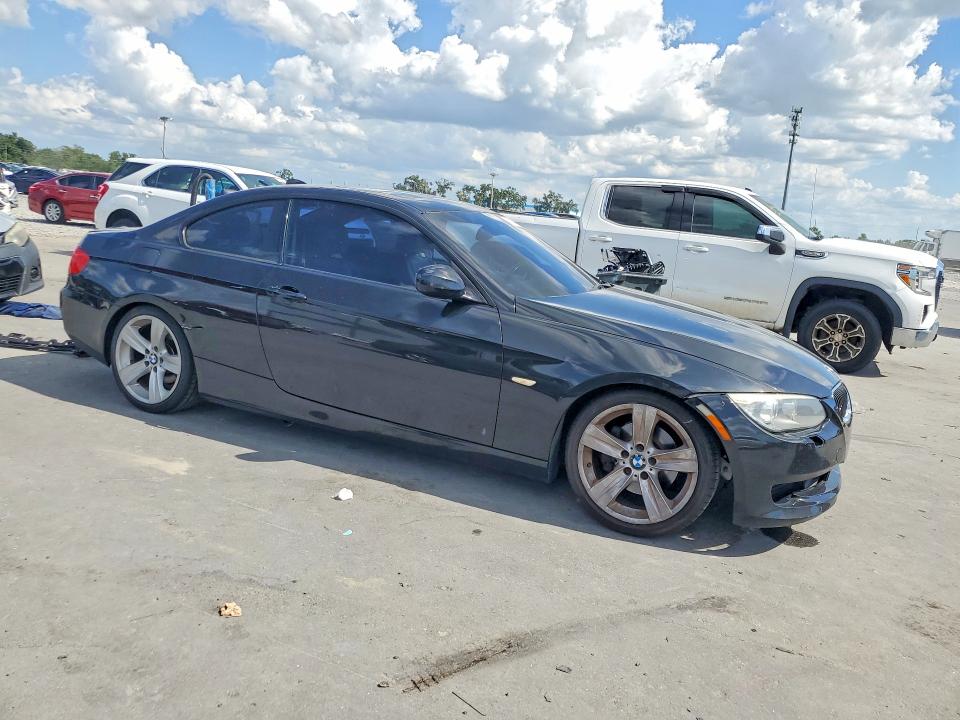 2011 BMW 3 series VIN WBAKE3C59BE441700 COPART salvage auction — REAR END, Fl - Cert Of Title Slvg Rebuildable, sold $350 on 2026-08-03 (photo 4)