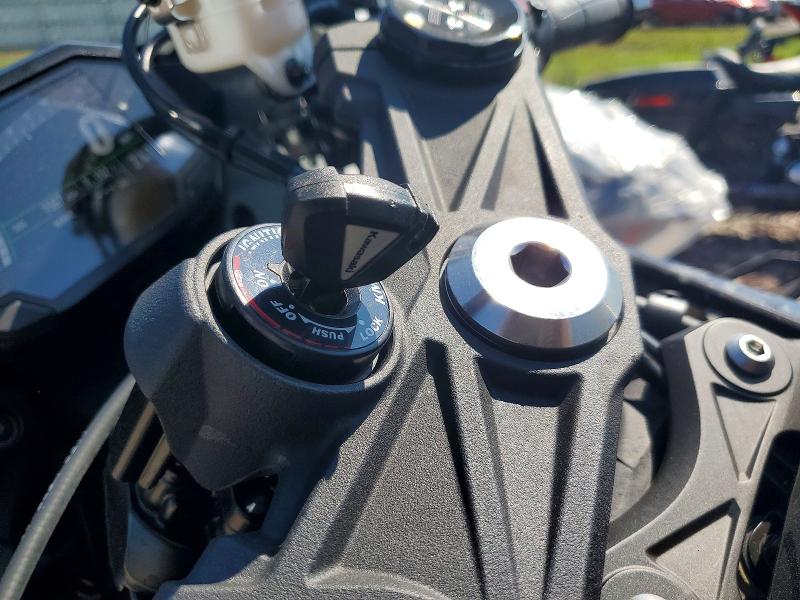 2026 Kawasaki Ninja VIN JKBZXJK10TA014662 COPART salvage auction — FRONT END, NY - MV-907A SALVAGE CERTIFICATE, sold $1,550 on 2026-07-27 (photo 8)