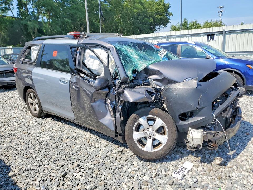 2017 Toyota Sienna VIN 5TDKZ3DC1HS820648 COPART salvage auction — FRONT END, Ma - Cert Of Title-Salvage, sold $1,750 on 2026-07-16 (photo 4)