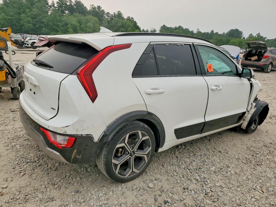 2023 Kia Niro VIN KNDCR3LE1P5044324 COPART salvage auction — ROLLOVER, MA - CERTIFICATE OF TITLE, sold $2,150 on 2026-07-20 (photo 3)