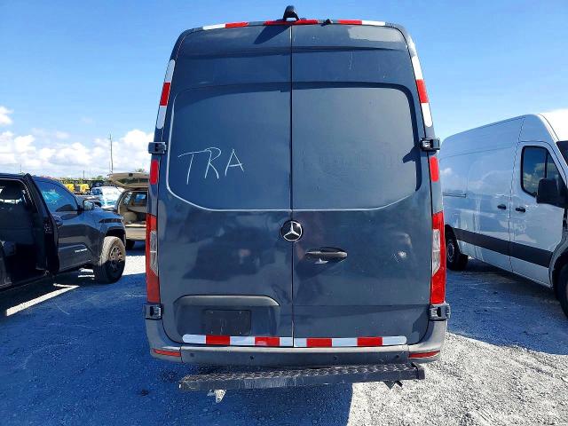 2019 Mercedes-benz Sprinter VIN WD4PF1CD9KP137715 COPART salvage auction — MINOR DENT/SCRATCHES, Fl - Certificate Of Title (P), sold $4,600 on 2026-07-10 (photo 6)
